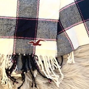 HOLLISTER scarf